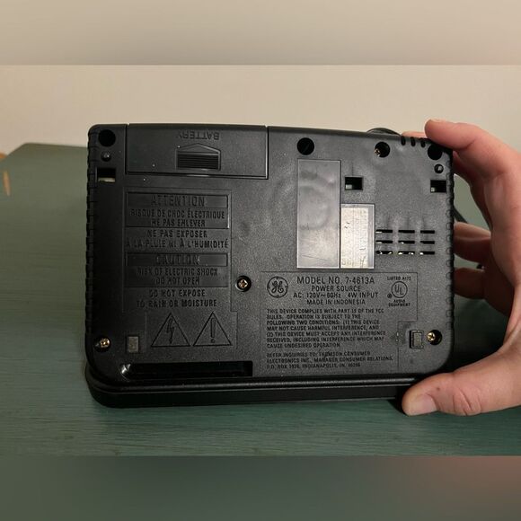 Vintage GE 7-4613A‎ AM/FM Clock Radio with Woodgrain Design - Tested and Working - Picture 4 of 4